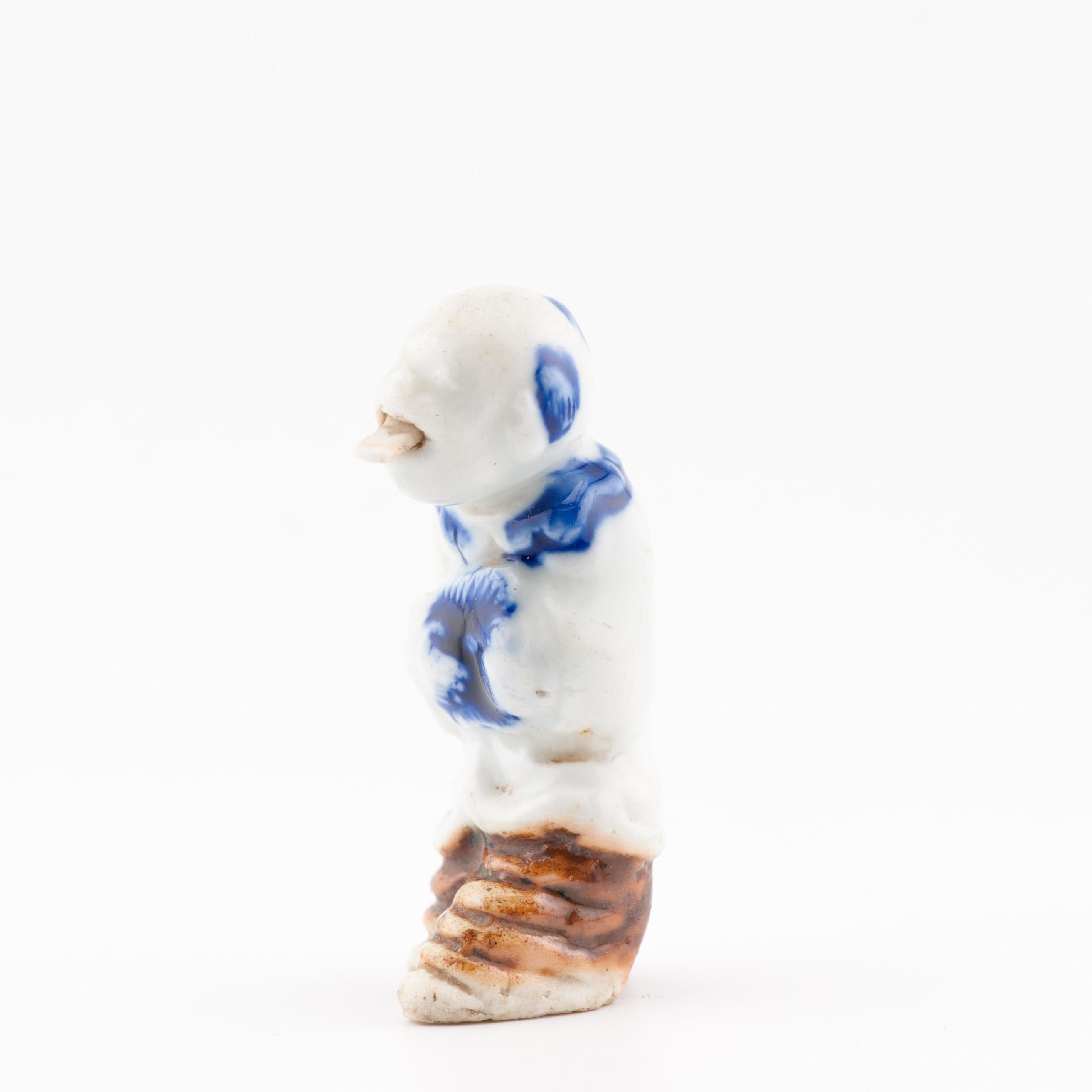 Ancien singe dansant japonais Hirado Netsuke Sanbosa de la période Meiji du 19e siècle en vente 3