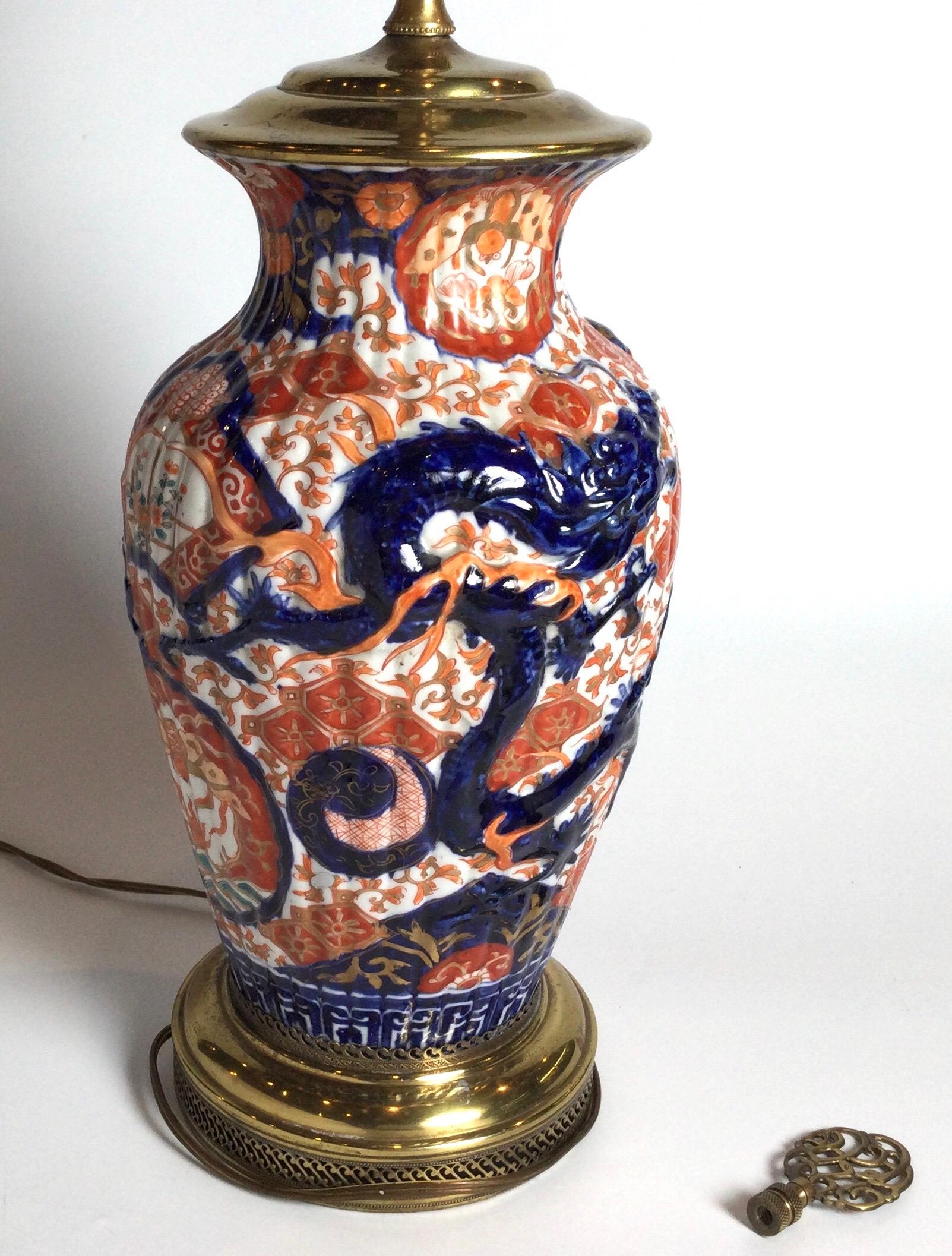 Antique Meiji Period Imari Porcelain Lamp In Excellent Condition For Sale In Lambertville, NJ