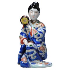 Antike Meiji-Periode  Japanische japanische Kutani-Statue einer japanischen Dame, 19./20. Jahrhundert