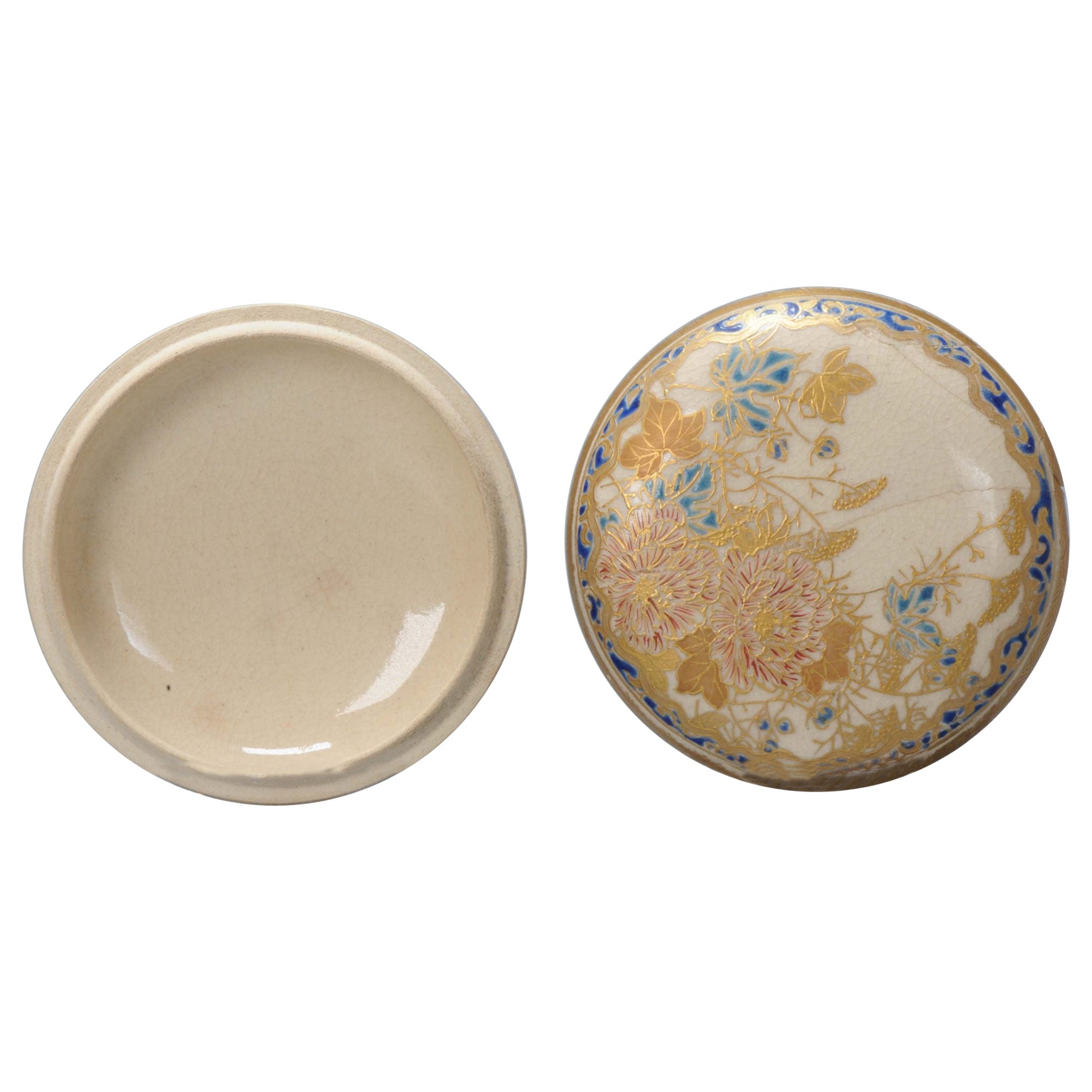 Antike japanische Satsuma-Schachtel aus der Meiji-Periode Millefiori Gosu in Blau mit blauer Dekoration, markiert