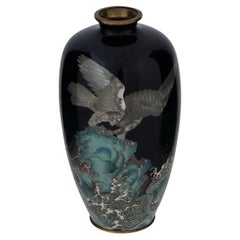 Antike Meiji Silber Draht japanische Cloisonne Vase mit Adler und Drachen über Wav