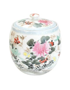 Antique Meiji Wucai Style Porcelain Jar & Cover, Japan, Early 20th Century