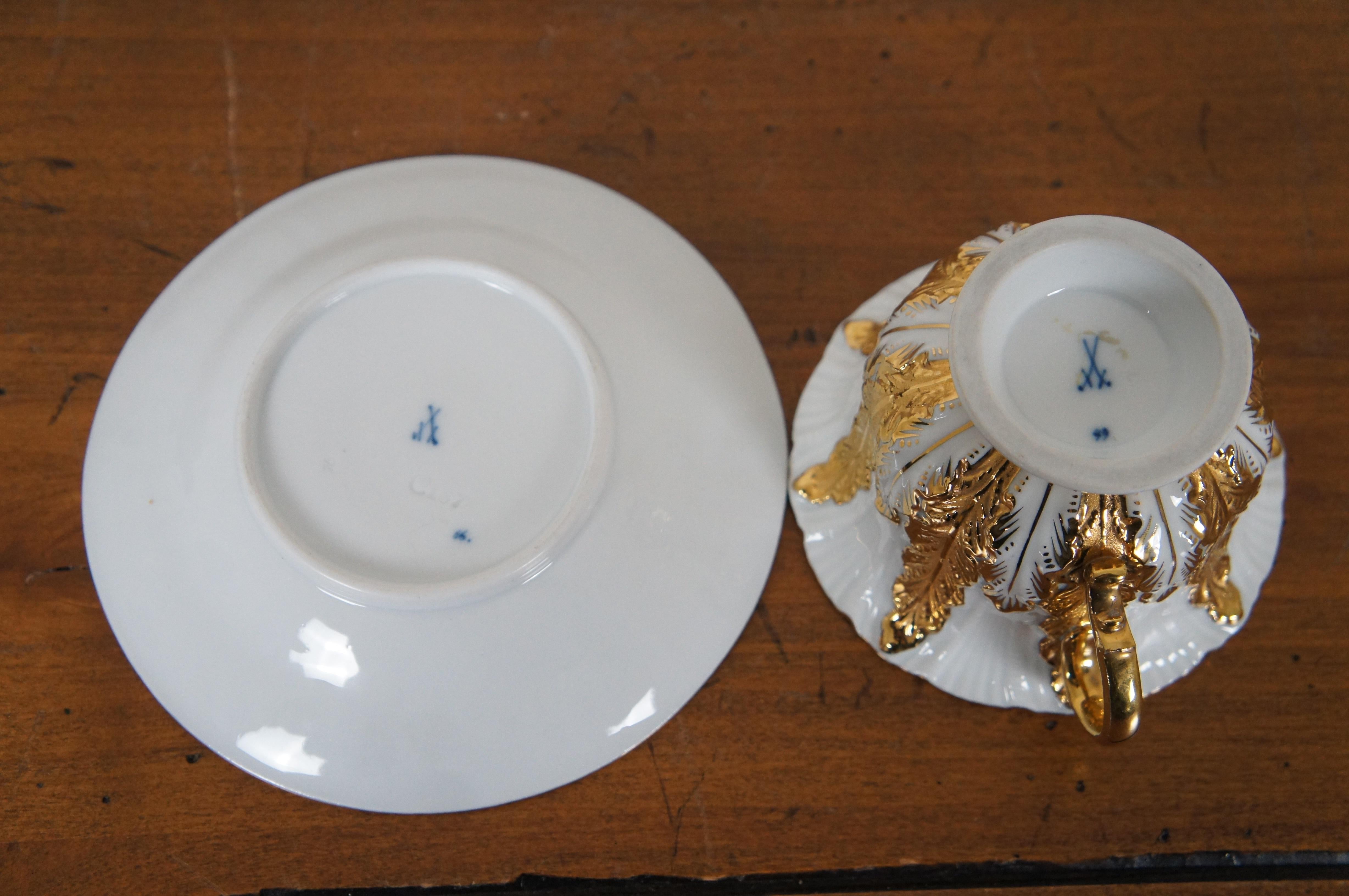 Antique Meissen Acanthus Leaf Mocha Teacup & Saucer 1st Choice White & Gold For Sale 5