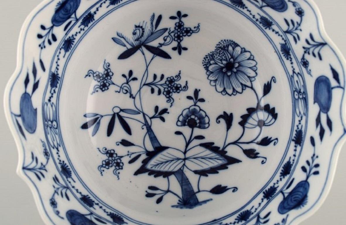 German Antique Meissen Blue Onion bowl in hand-painted porcelain. Approx. 1900.