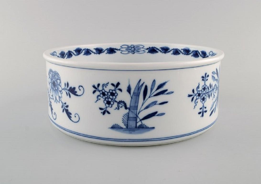 Early 20th Century Antique Meissen Blue Onion Bowl in Hand-Painted Porcelain, Approx. 1900