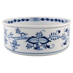 Antique Meissen Blue Onion Bowl in Hand-Painted Porcelain, Approx. 1900
