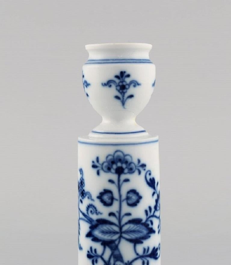 German Antique Meissen Blue Onion candle holder in hand-painted porcelain. Approx. 1900