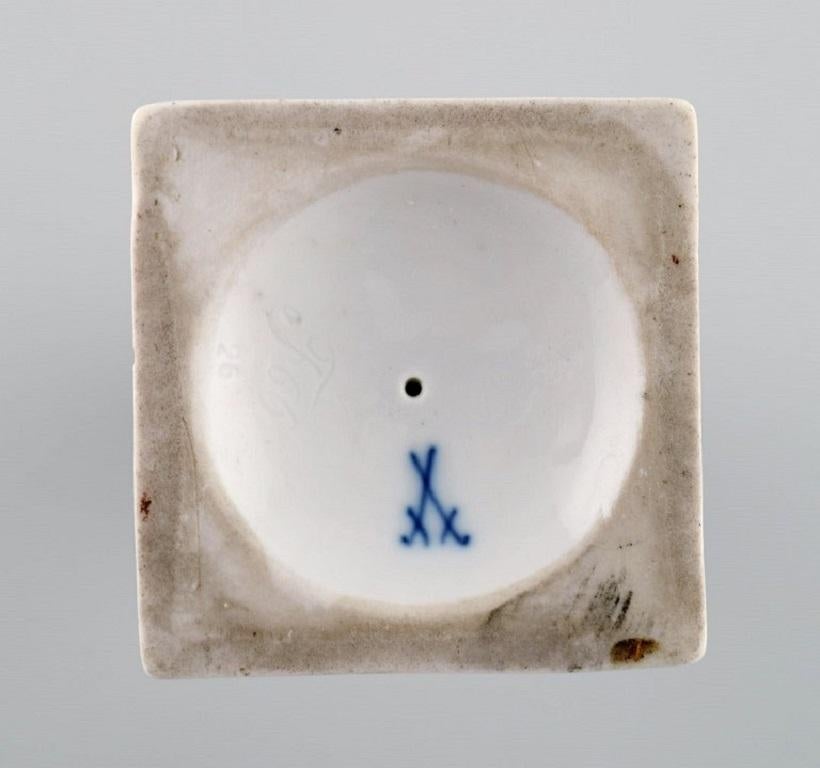 Porcelain Antique Meissen Blue Onion candle holder in hand-painted porcelain. Approx. 1900
