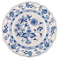 Antique Meissen "Blue Onion" Deep Plate in Hand Painted Porcelain, 11 Pieces
