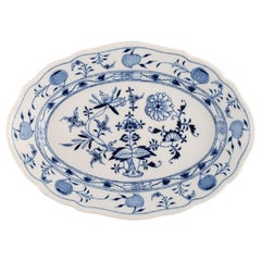 Antique plat de service Meissen "Blue Onion" en porcelaine peinte à la main