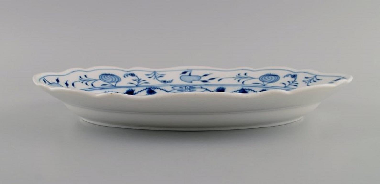 19th Century Antique Meissen Blue Onion Serving Dish in Hand-Painted Porcelain, Late 19th C