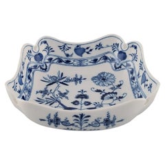 Antique bol carré "Blue Onion" de Meissen en porcelaine peinte à la main