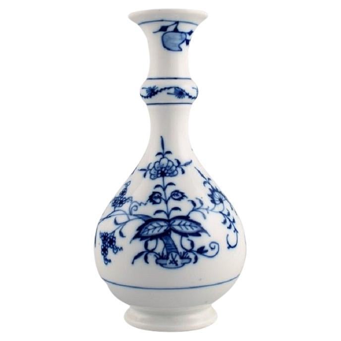 Antique Meissen Blue Onion Vase in Hand-Painted Porcelain, Early 20th C For Sale