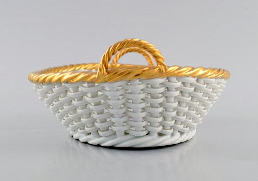 German Antique Meissen Braided Porcelain Basket with Handles, Late 19th C For Sale