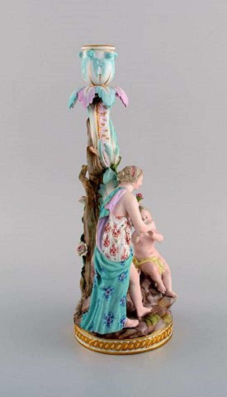 Antique Meissen Candlestick in Hand-Painted Porcelain, Late 19th Century In Excellent Condition In København, Copenhagen