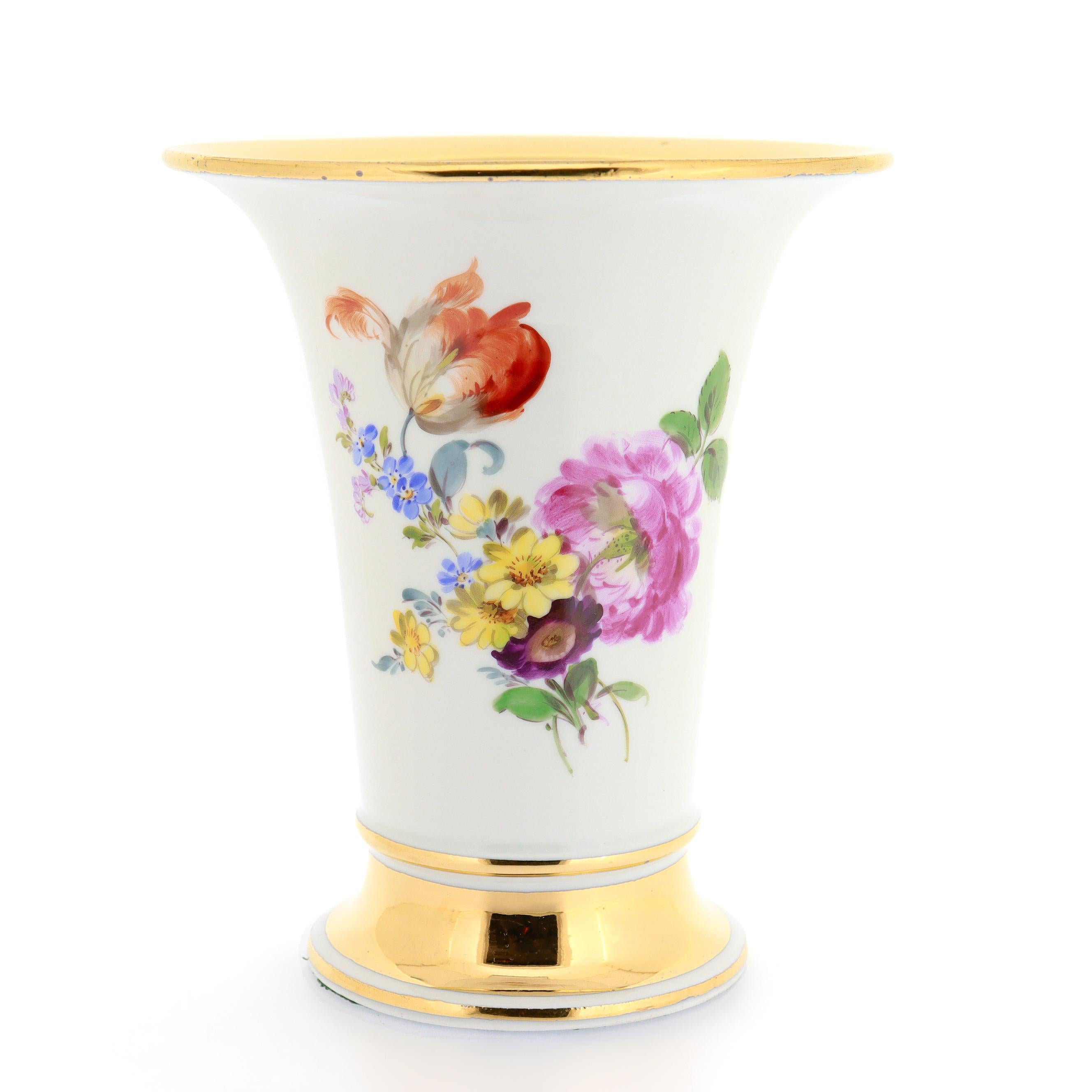 A fine antique German porcelain vase.

By Meissen.

With cold-painted Streublumen floral sprays to either side and gilt bands to the rim and footrim.

Fully marked to the base and with a later felt lining added.

Simply a wonderful Meissen
