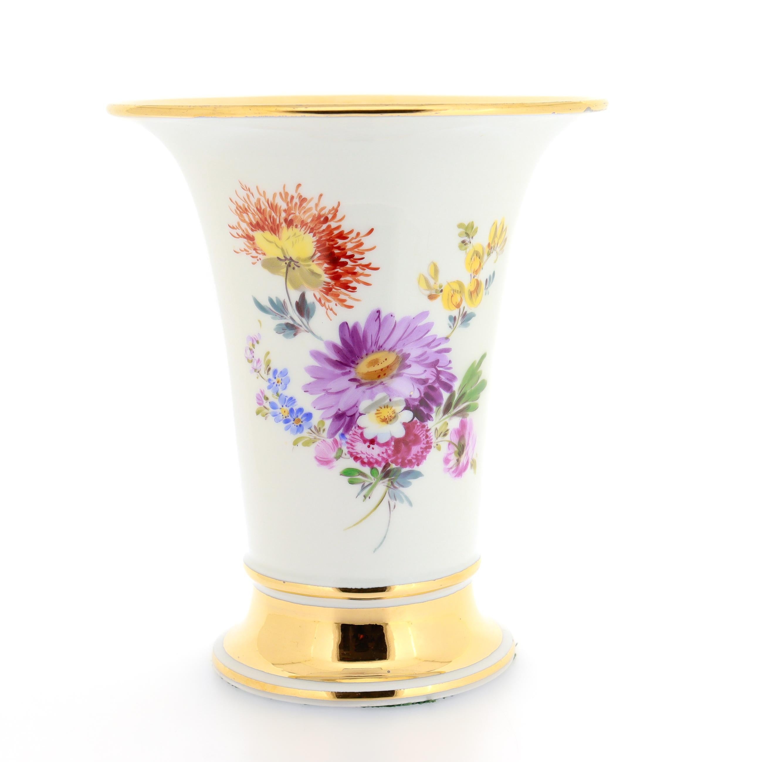 Antique Meissen Gilt Porcelain Trumpet Form Floral Vase In Good Condition For Sale In Philadelphia, PA