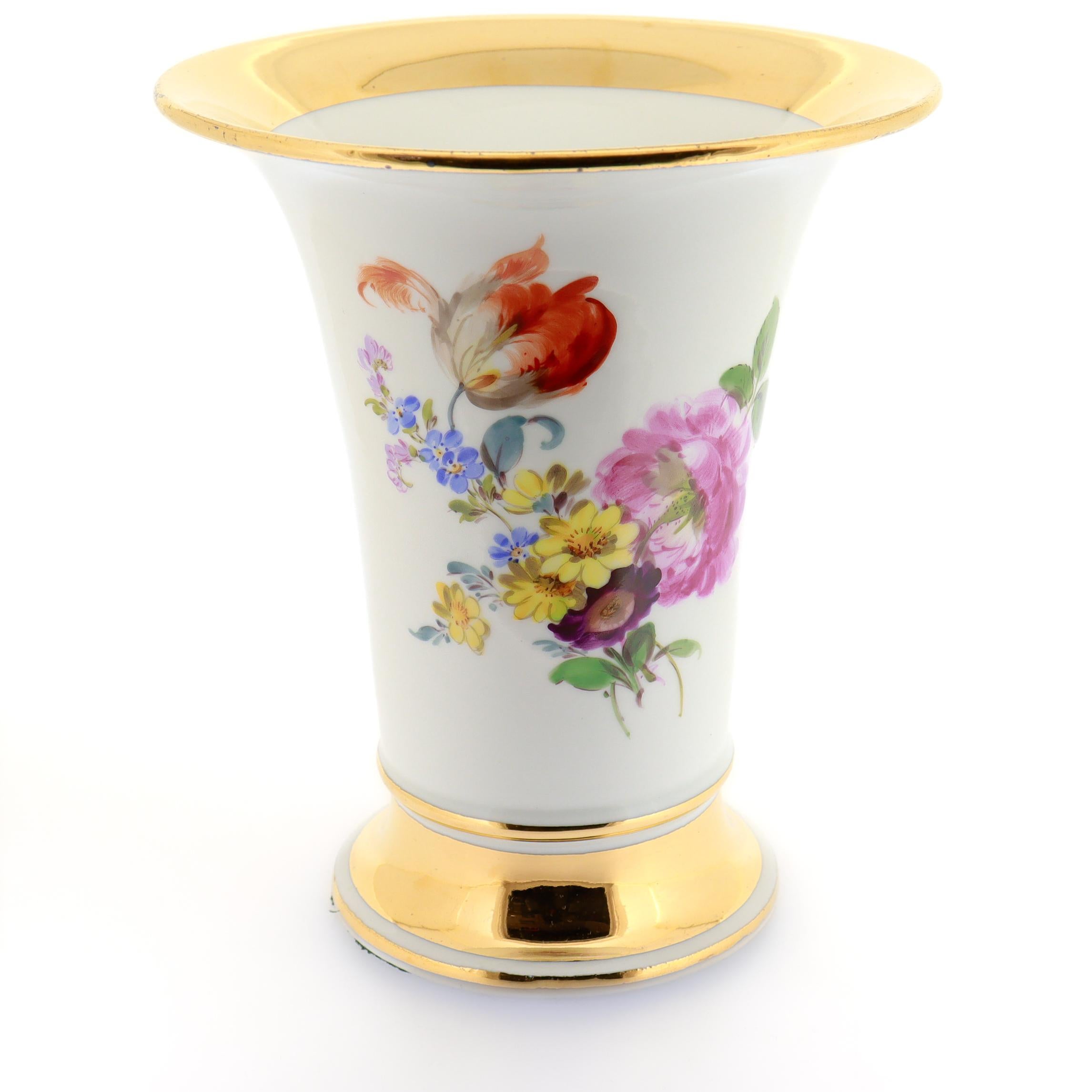 Antique Meissen Gilt Porcelain Trumpet Form Floral Vase For Sale 2