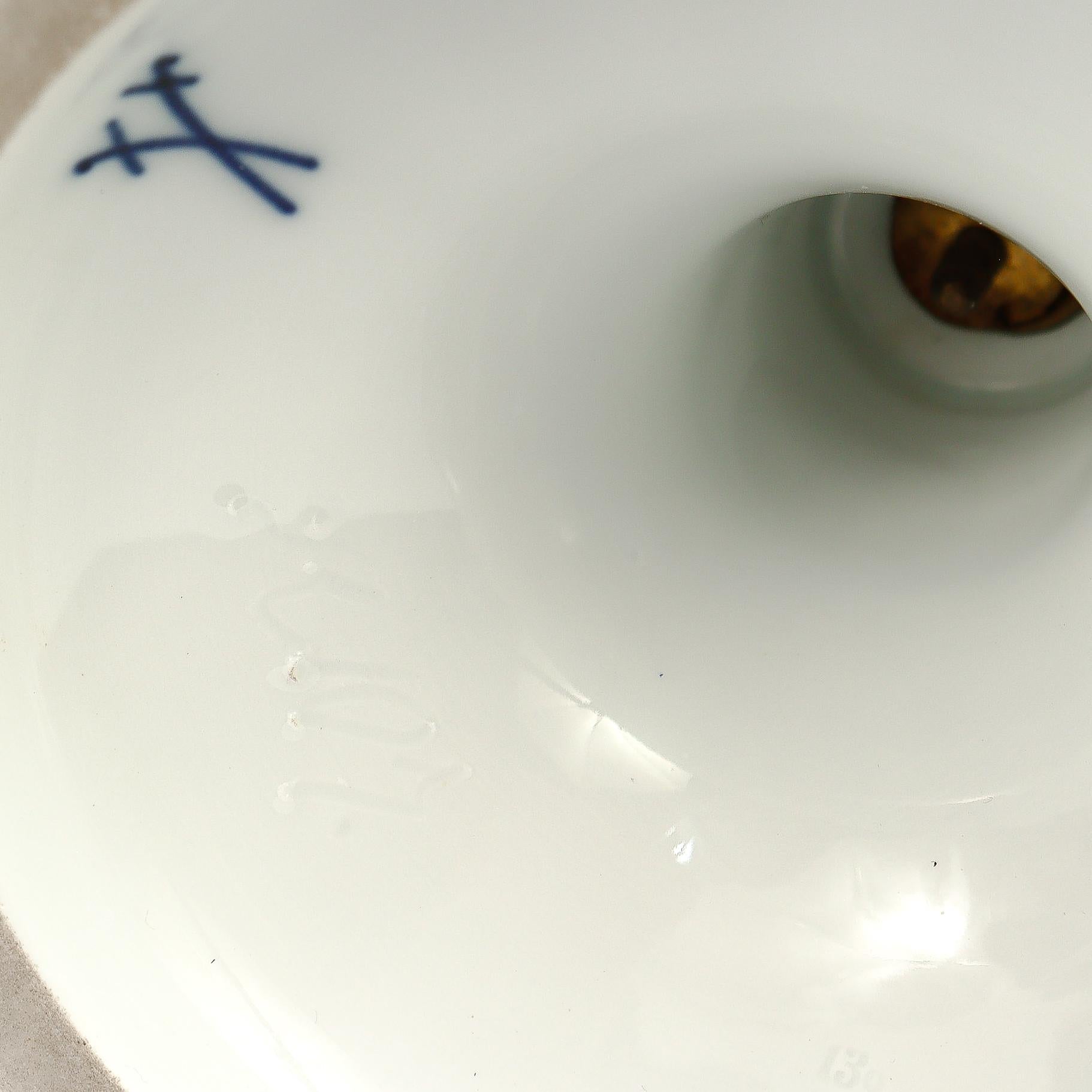 Antike Meissen Porcelain Jugendstil bedeckt Urne oder Vase mit Stiefmütterchen & Veilchen im Angebot 4