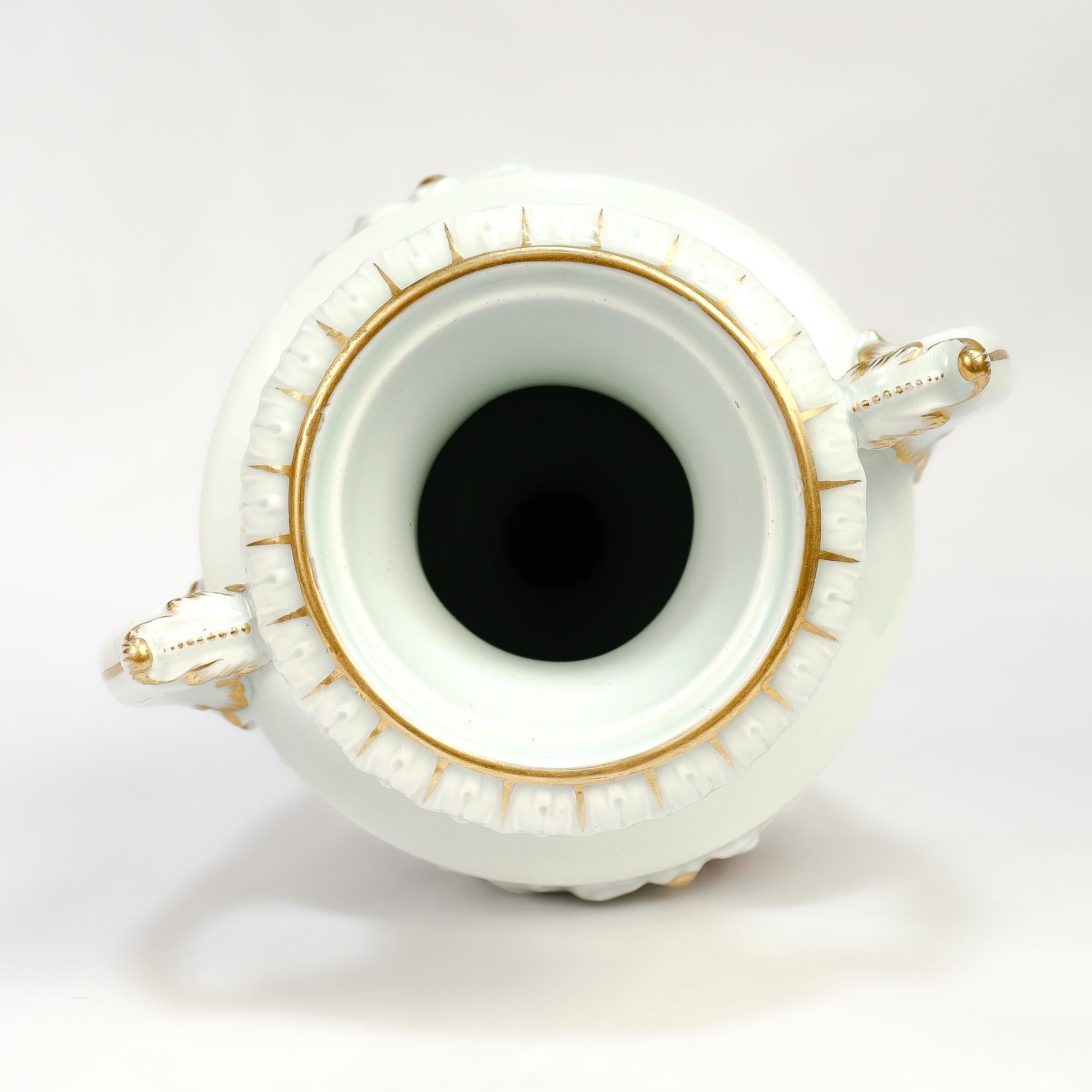 Antike Meissen Porcelain Jugendstil bedeckt Urne oder Vase mit Stiefmütterchen & Veilchen im Angebot 5