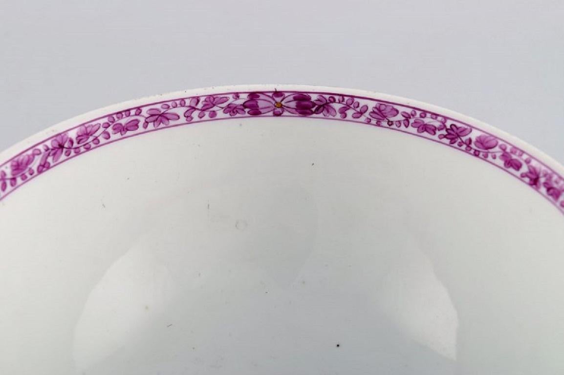 Antique Meissen Large Soup Bowl in Hand-Painted Porcelain, Ca 1740 For Sale 1