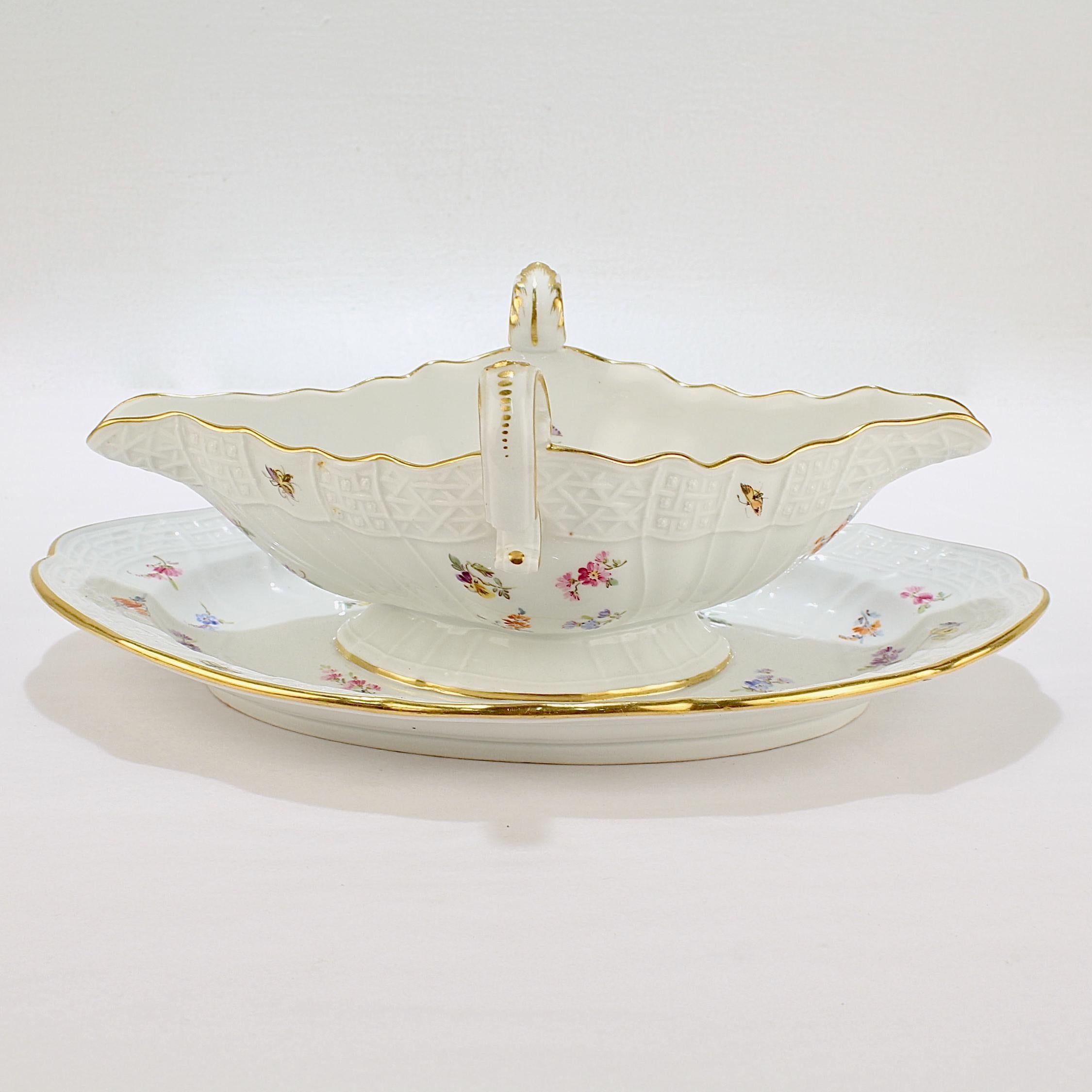 Antique Meissen Neu Brandenstein Gravy or Sauce Boat In Good Condition For Sale In Philadelphia, PA