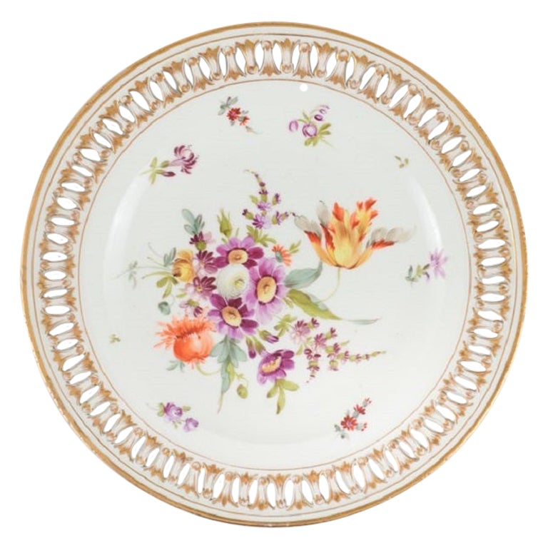 Antique Meissen Openwork Plate in Hand-Painted Porcelain with Flowers.