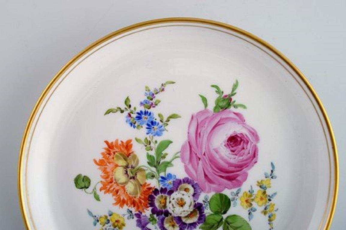 Antique Meissen plate in hand-painted porcelain with floral motifs, 19th / 20th century.
Measures: Diameter 17.5 cm.
In excellent condition.
Stamped.
2nd factory quality.