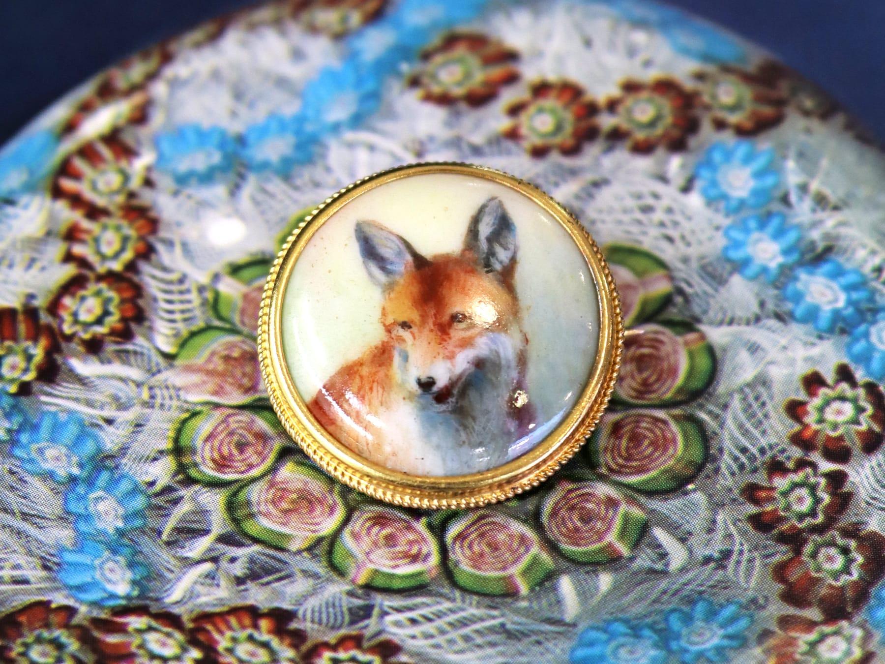 Antique Meissen Porcelain and 14k Yellow Gold Brooch Circa 1900 für Damen oder Herren im Angebot