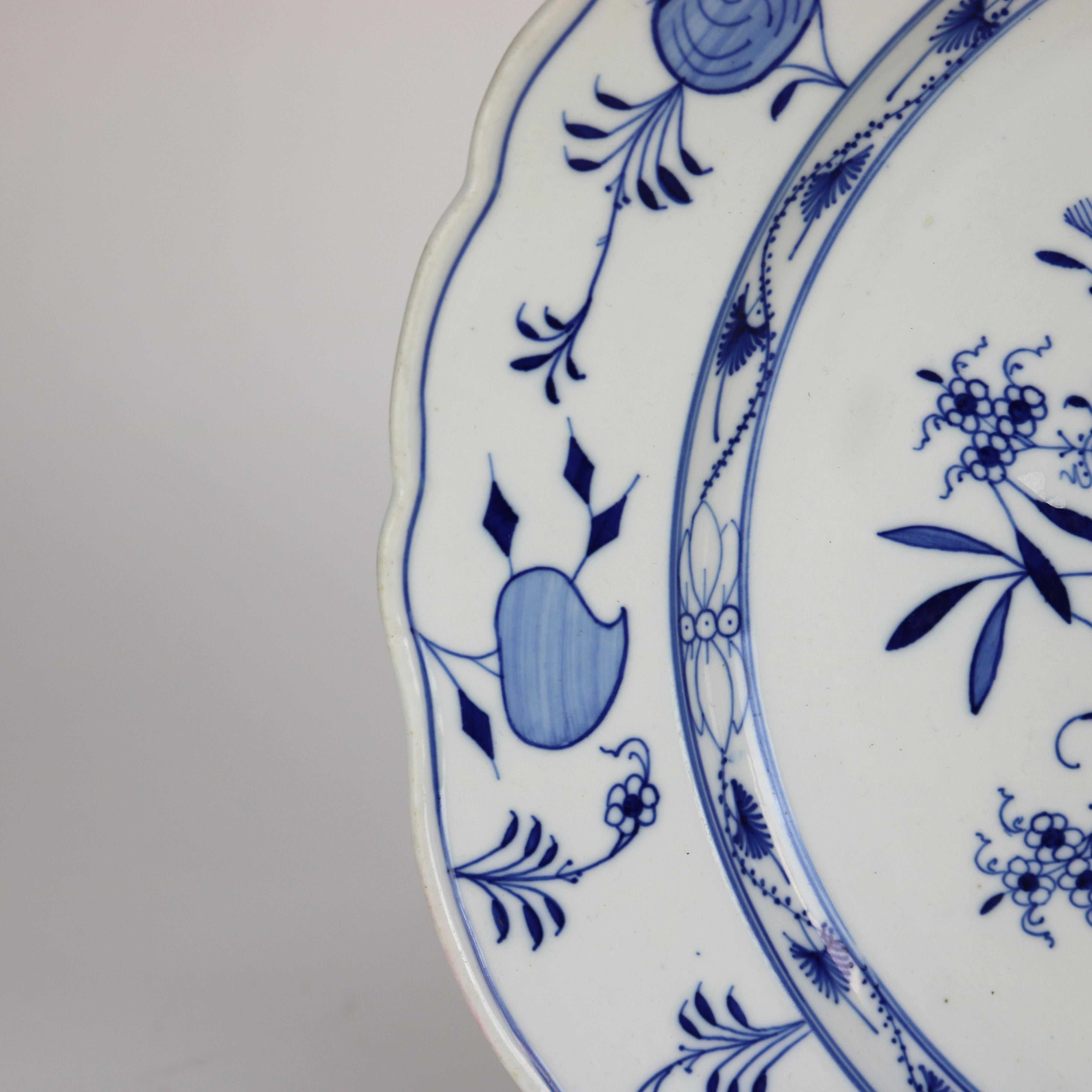 Antiquités Meissen Porcelain Charger with Onion Pattern C1900 Bon état - En vente à Big Flats, NY