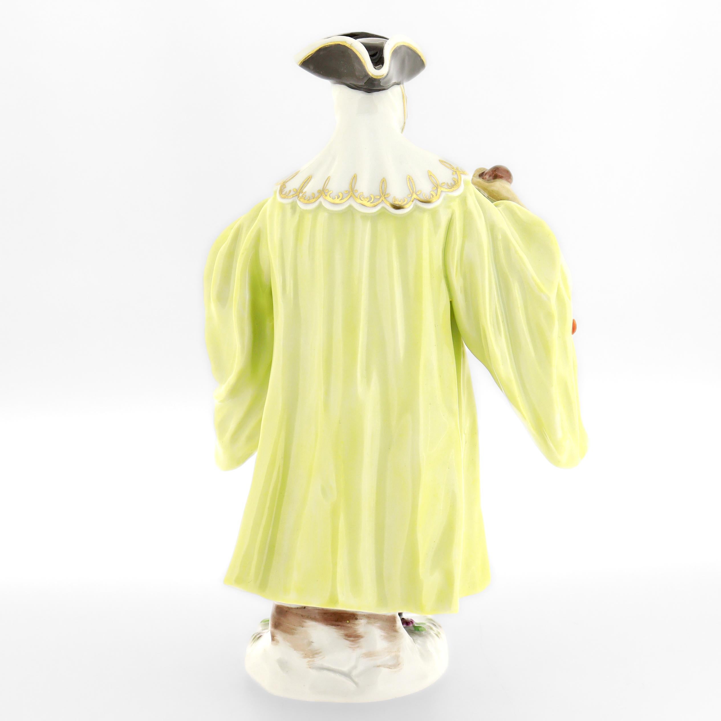 Antike Meissen Porcelain Commedia dell' Arte Figur Maskierter Advocato Nr. 64536 (Deutsch) im Angebot