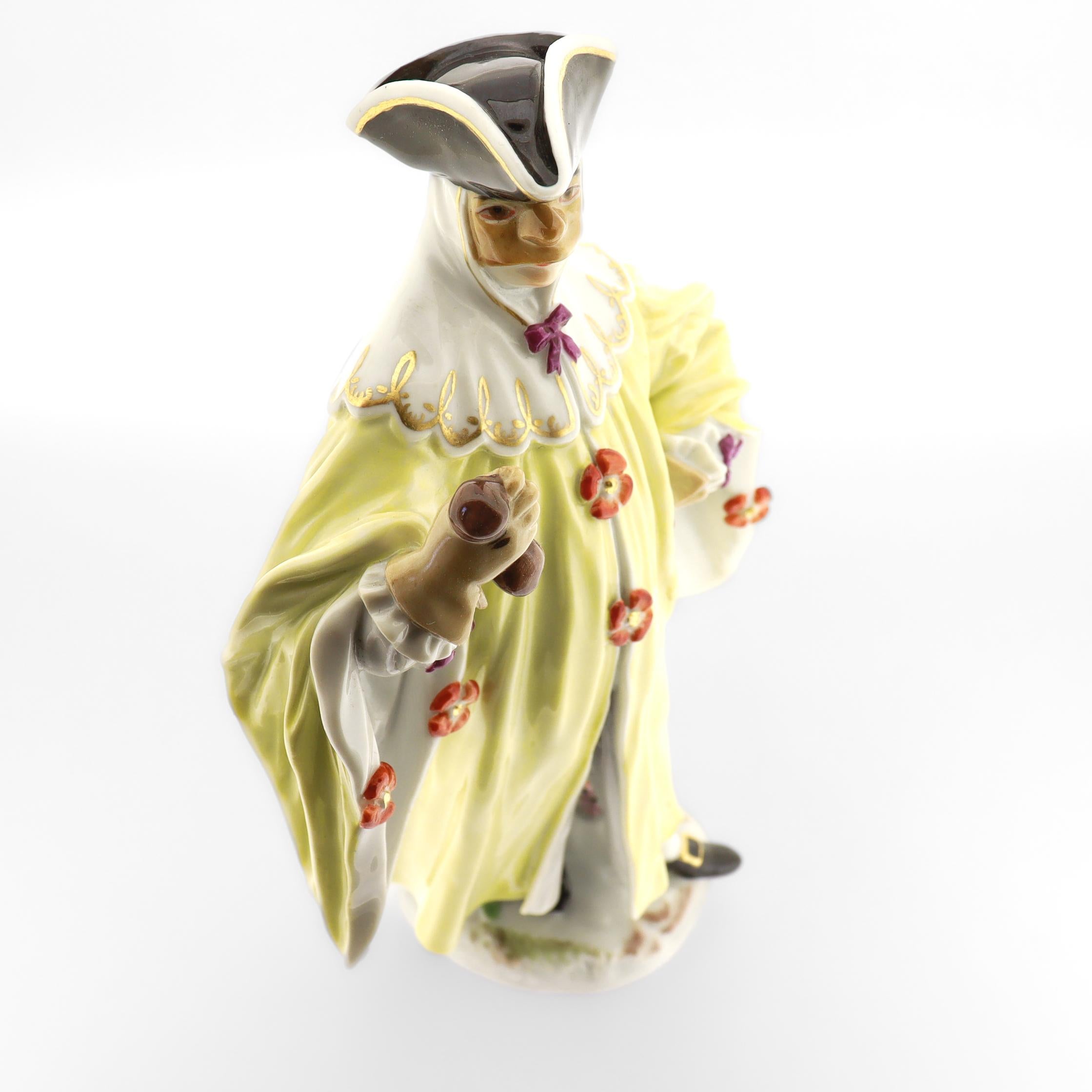 Antike Meissen Porcelain Commedia dell' Arte Figur Maskierter Advocato Nr. 64536 im Angebot 1