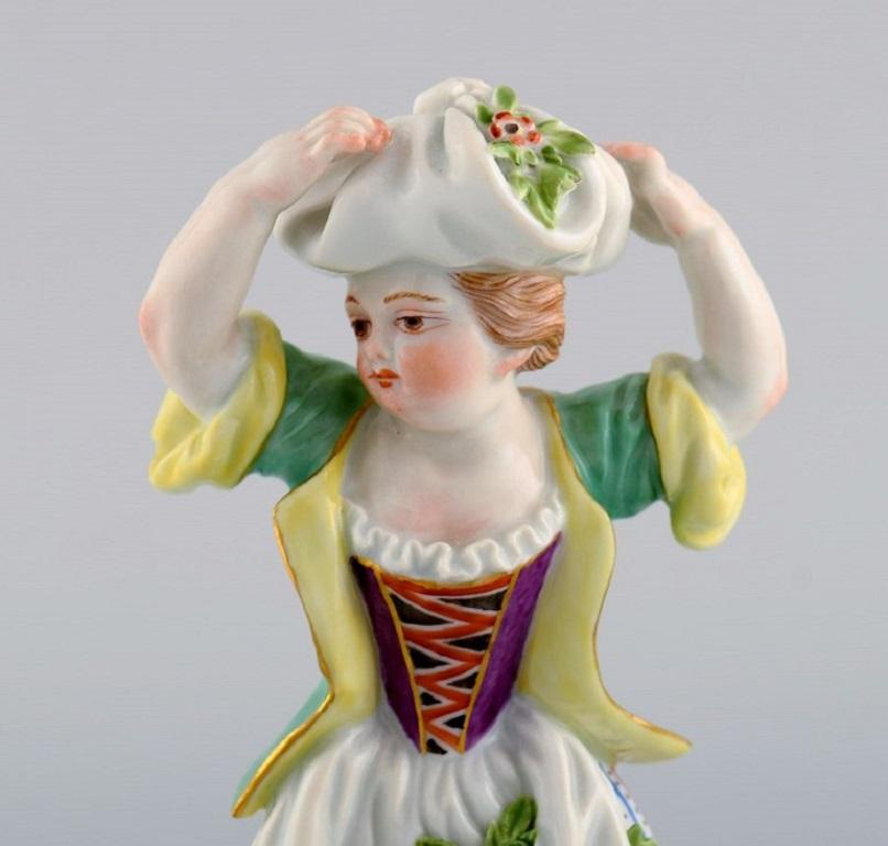 Antique Meissen porcelain figurine. Girl. Model 147. Approx. 1900
Measures: 13.8 x 6.6 cm.
In excellent condition.
Stamped.
1st factory quality.