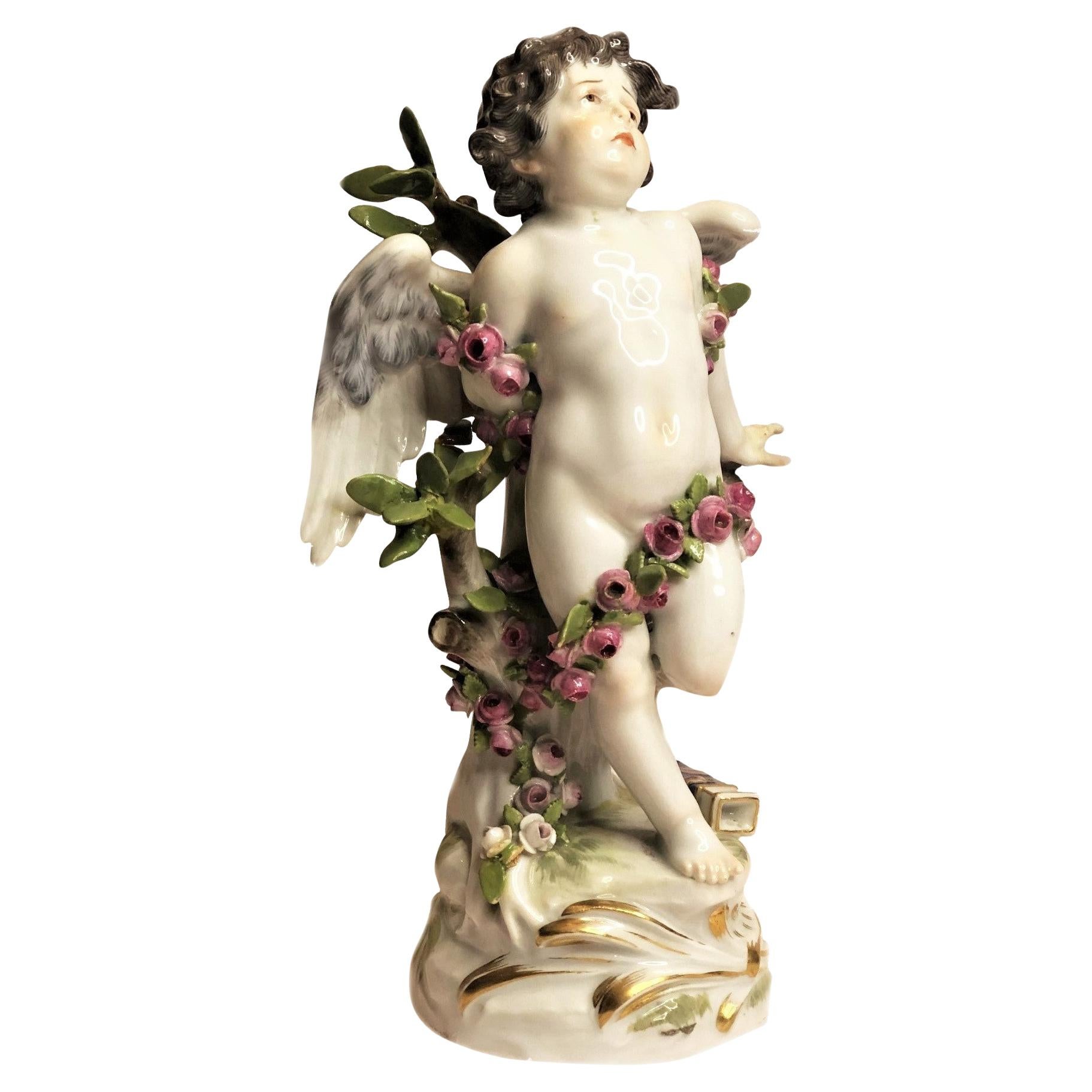 Ancienne figurine en porcelaine de Meissen, représentant Cupidon en deuil, vers 1860