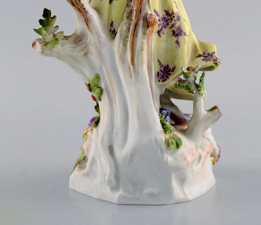 German Antique Meissen Porcelain Figurine, Woman Playing the Flute, Late 19th Century For Sale