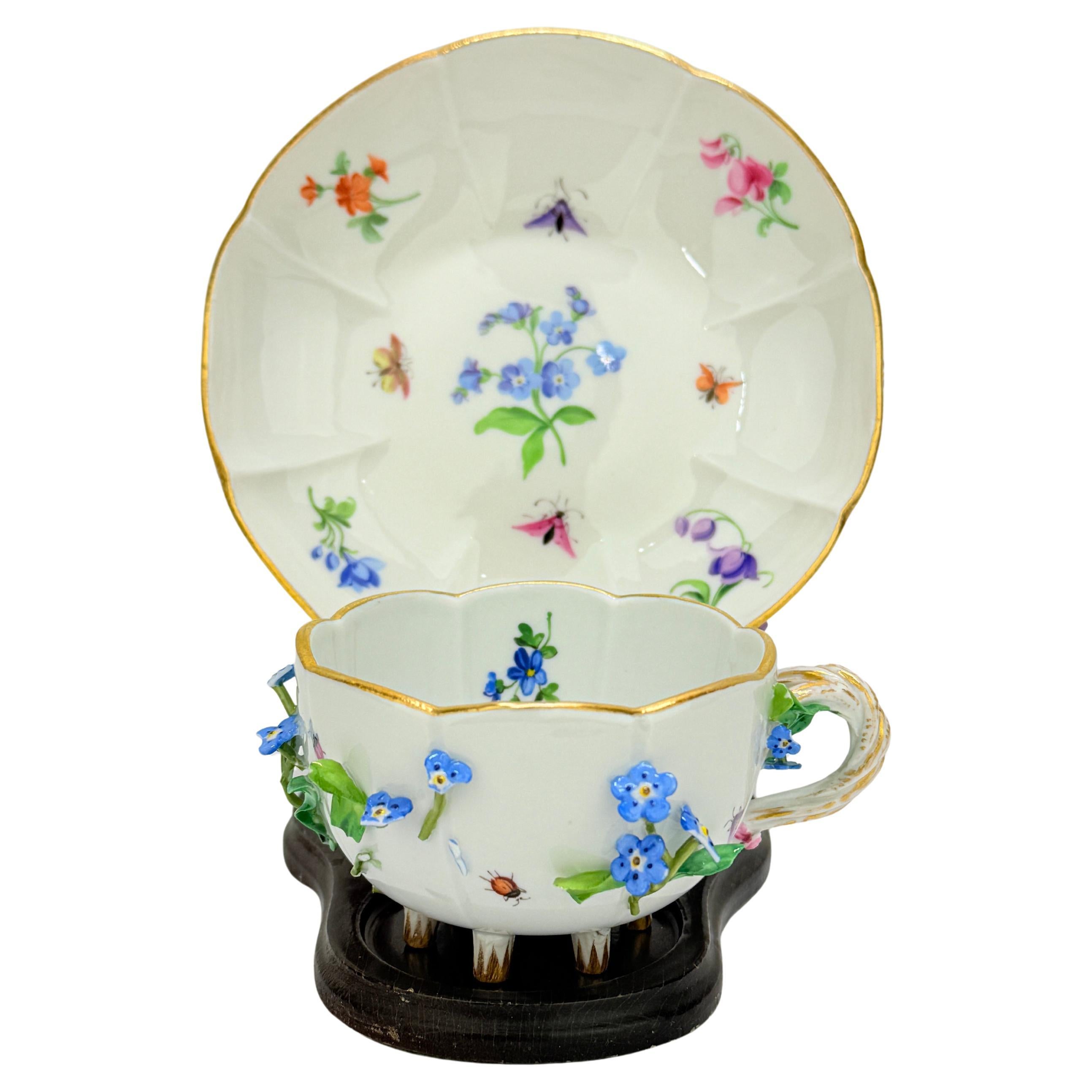 What are handleless tea cups called?
