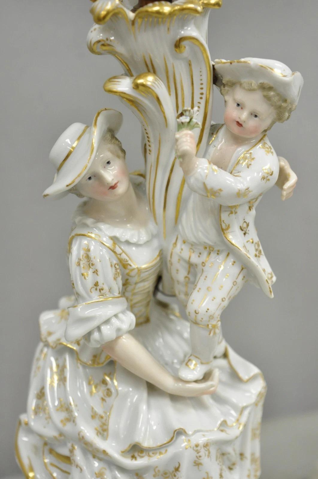 Antique Meissen Porcelain German Figural Lighted Candlestick Table Lamps - Pair Bon état - En vente à Philadelphia, PA