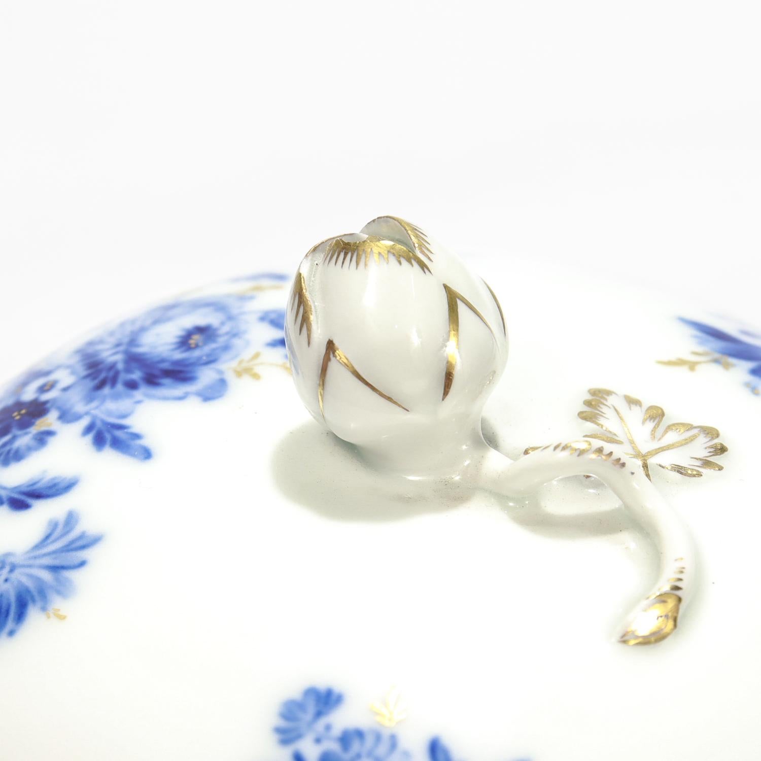 Antiguo Azucarero de Porcelana de Meissen con Cubierta Dorada y Decoración Floral en venta 5