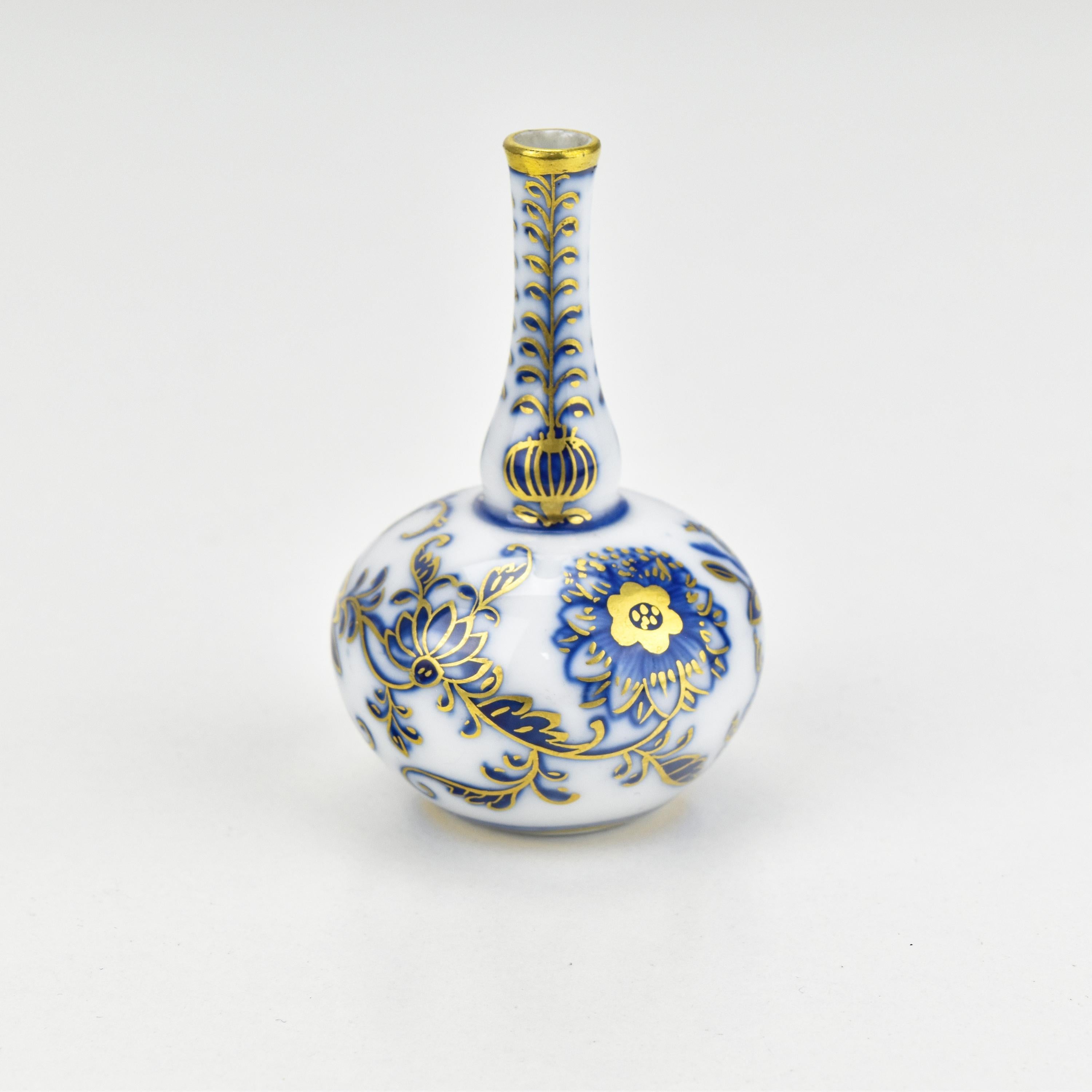 German Antique Meissen Porcelain Miniature Vase Handpainted Onion Pattern with Gold For Sale