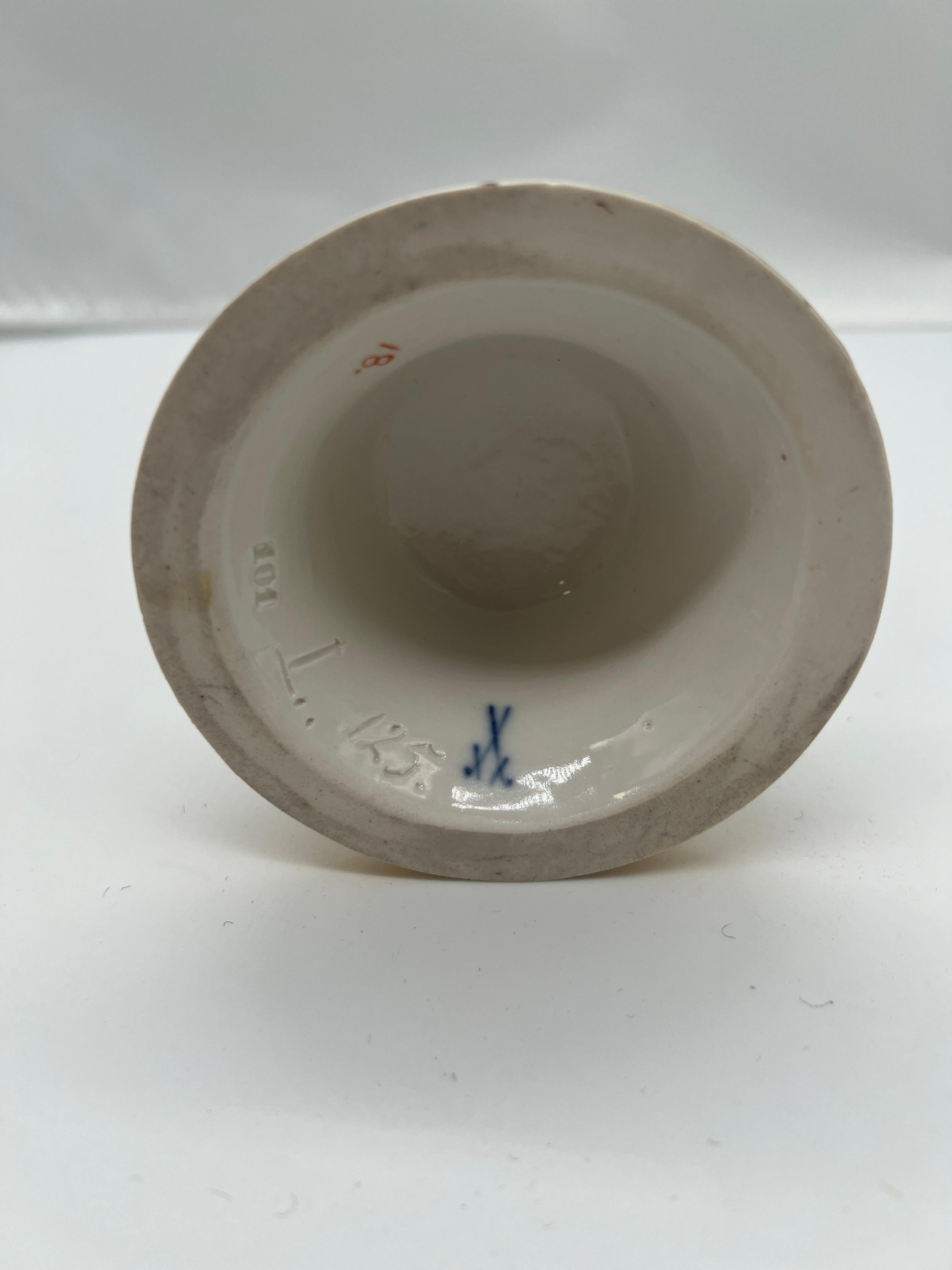 Antikes Meissen Porcelain Modell L125 Figur eines Amors, der spottet im Angebot 1