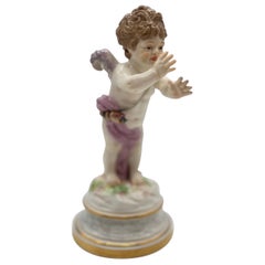 Antico modello Meissen Porcelain L125 Figura di un Cupido beffardo