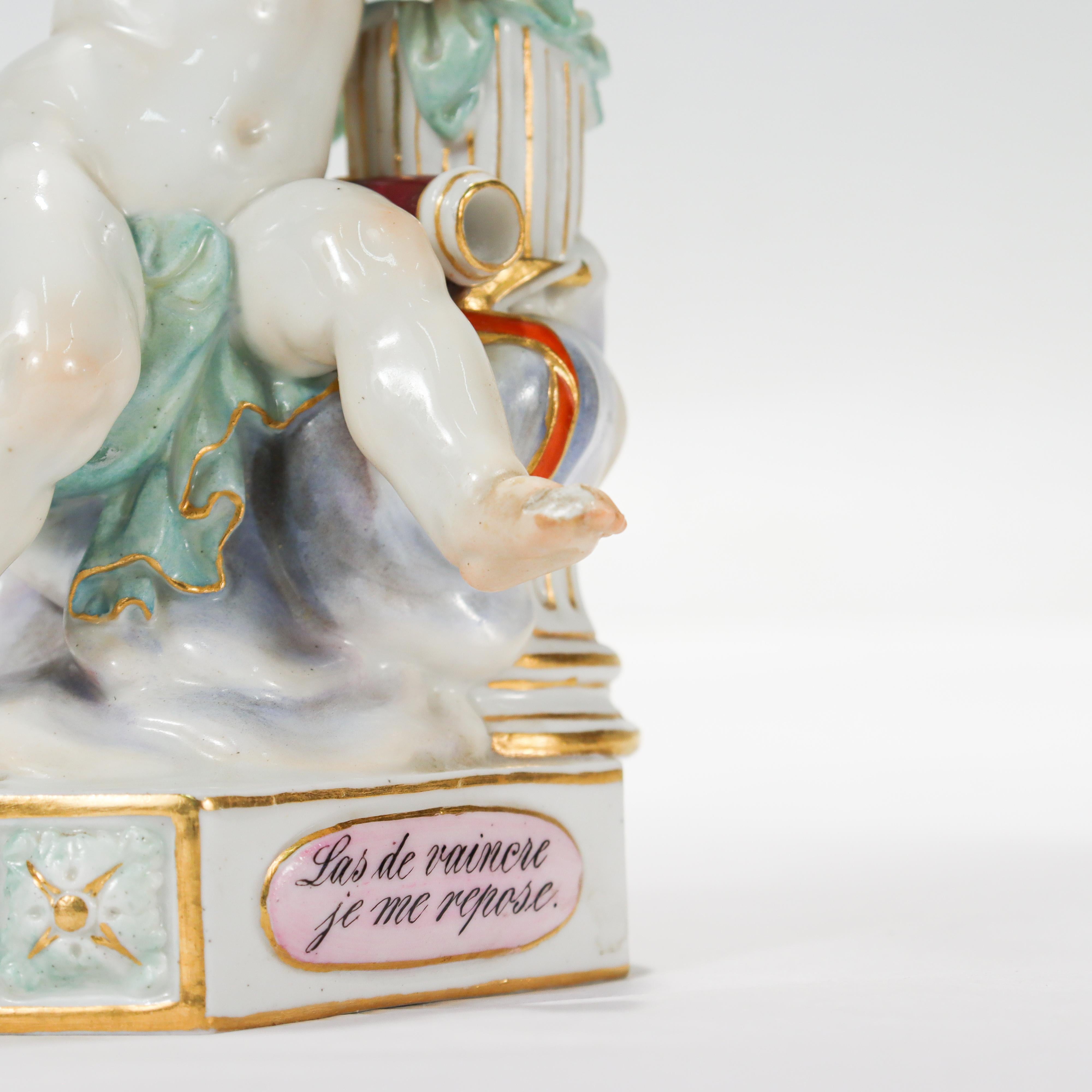 Antiguo Meissen Porcelain Lema Niño / Cupido Figurilla de Sueño o Descanso Modelo F7 en venta 6