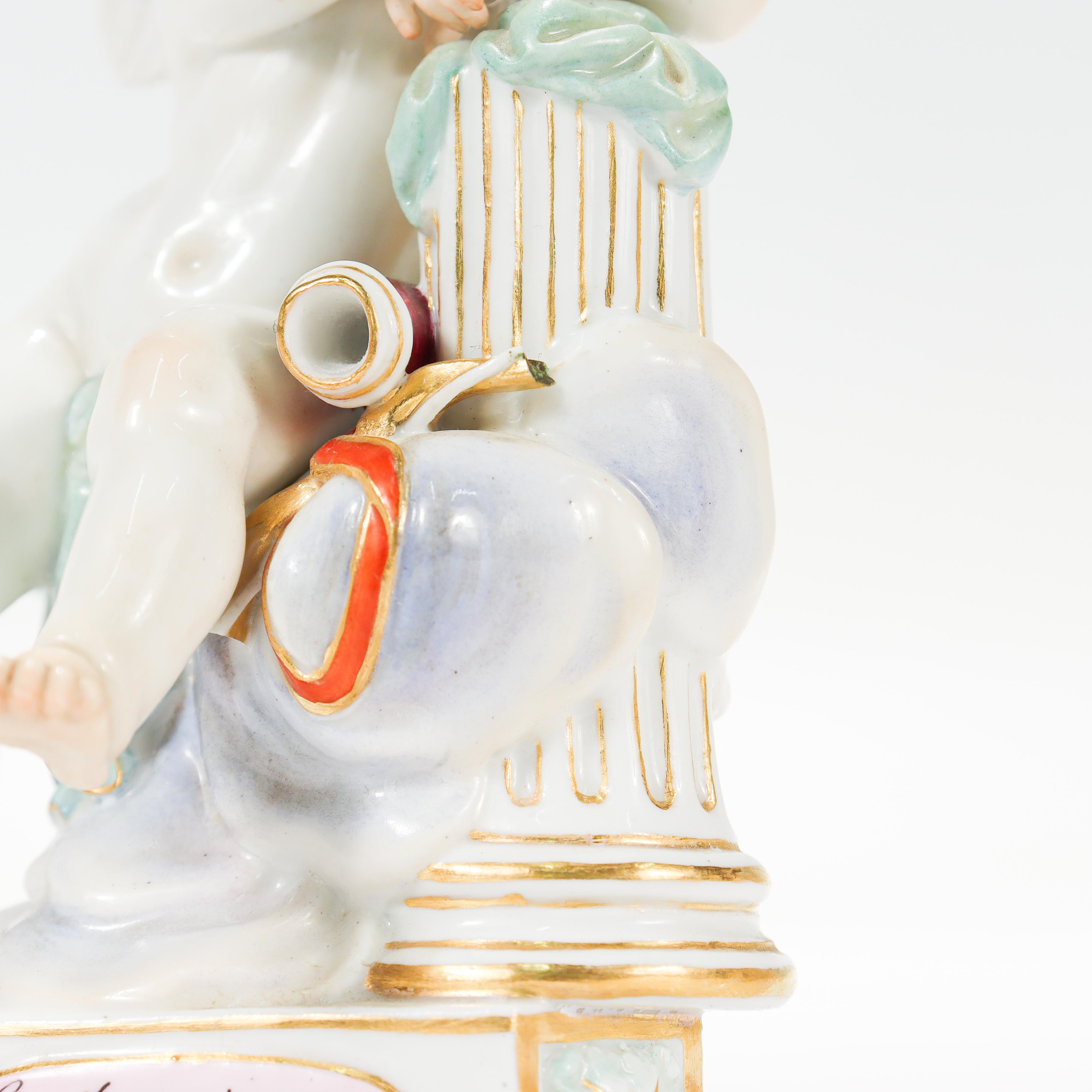 Antiguo Meissen Porcelain Lema Niño / Cupido Figurilla de Sueño o Descanso Modelo F7 en venta 7