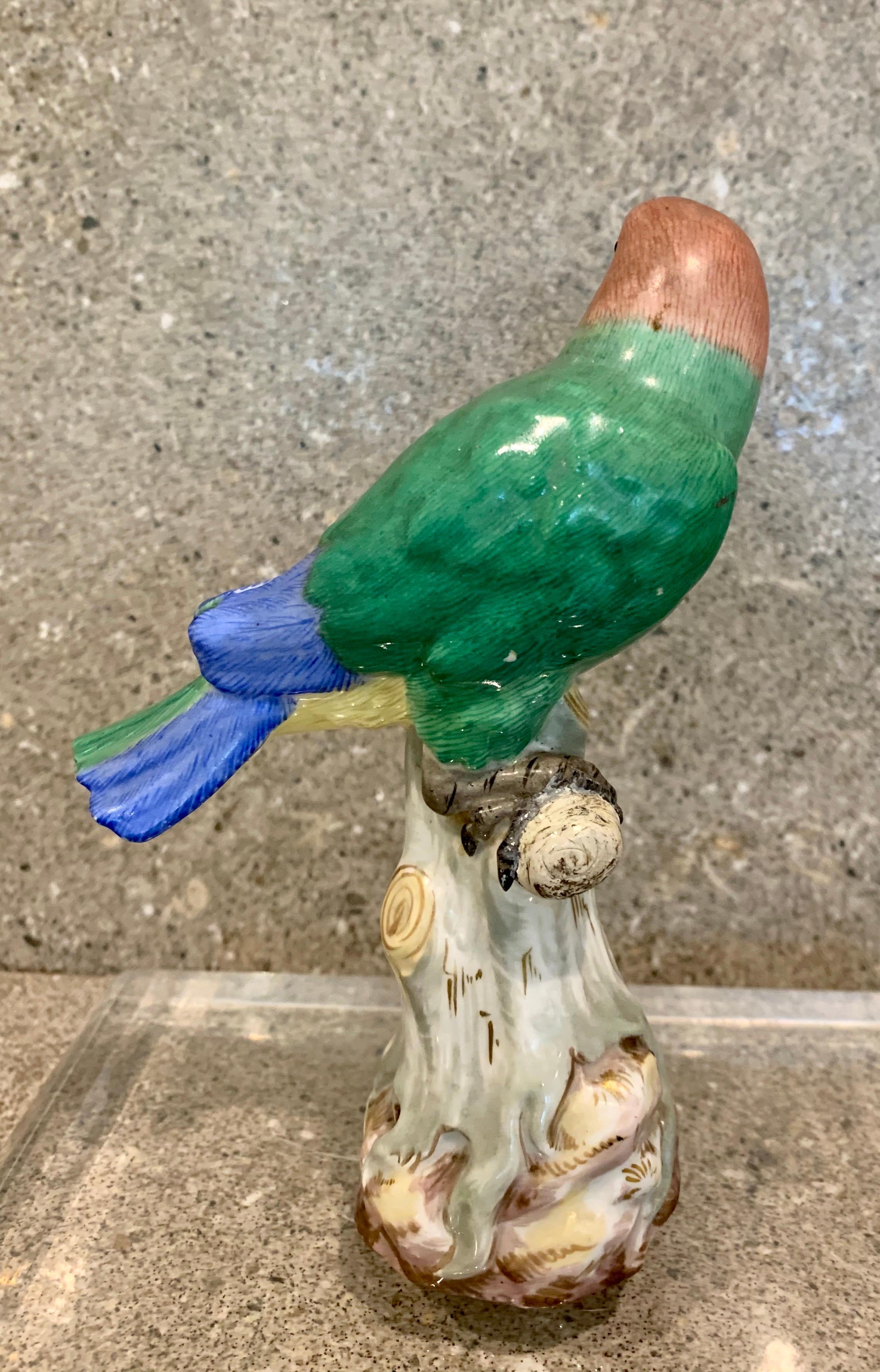 Ancienne figurine d'oiseau perroquet en porcelaine de Meissen Bon état à London, GB