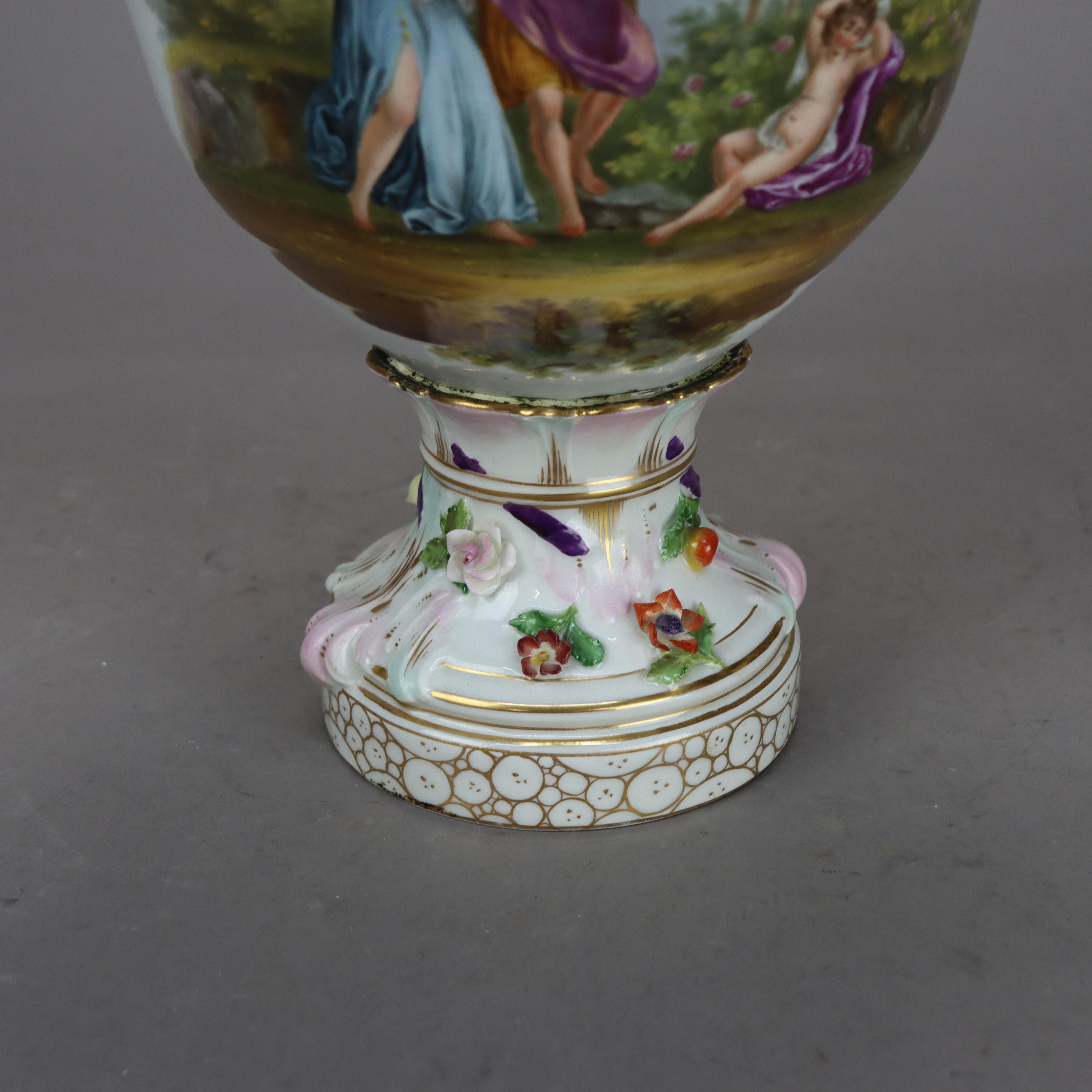 Antica urna con coperchio in porcellana con figure classiche e fiori della Scuola di Meissen C1880 in vendita 9