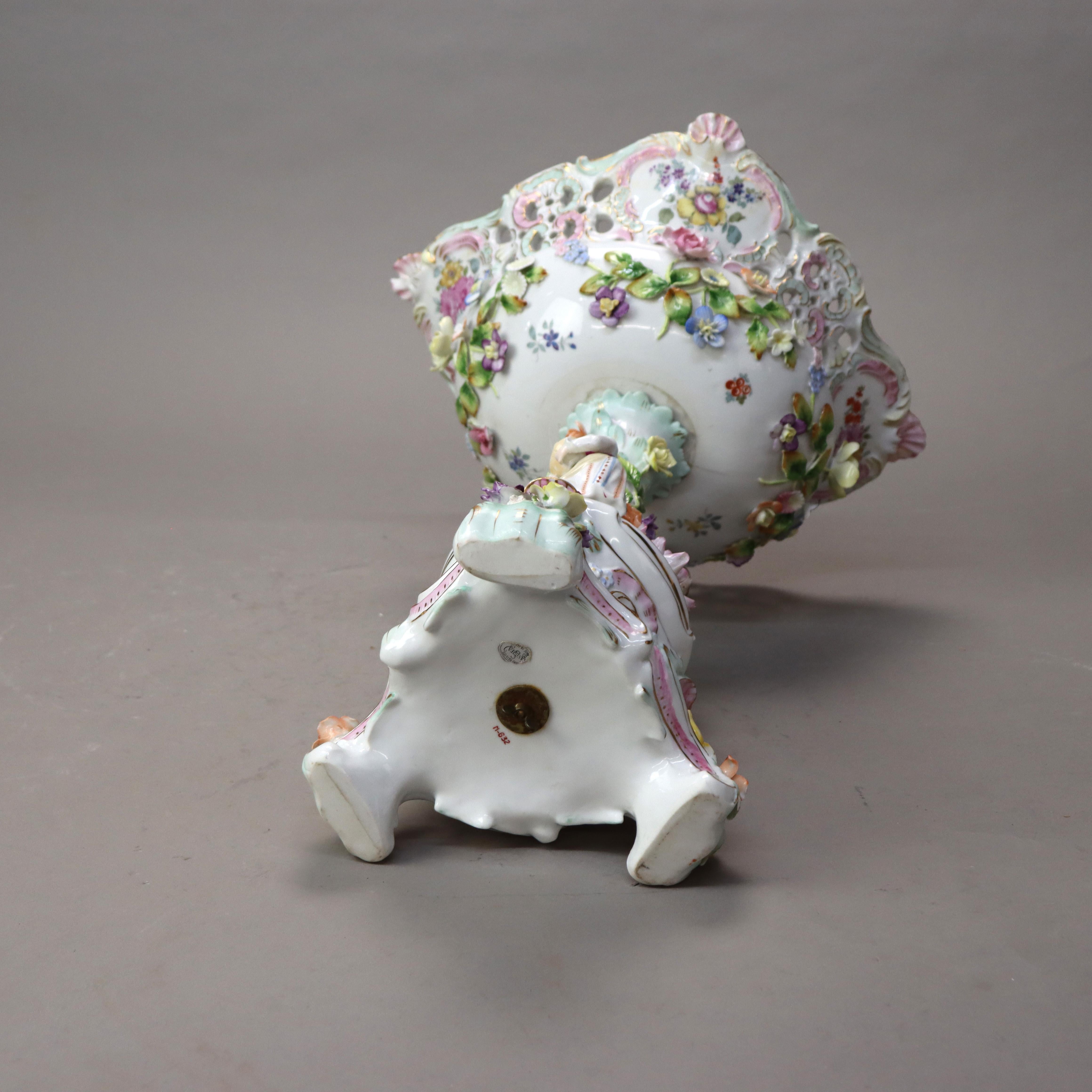 Antiguo Centro de Mesa de Porcelana Floral con Figuras de la Escuela de Meissen S. XIX en venta 7