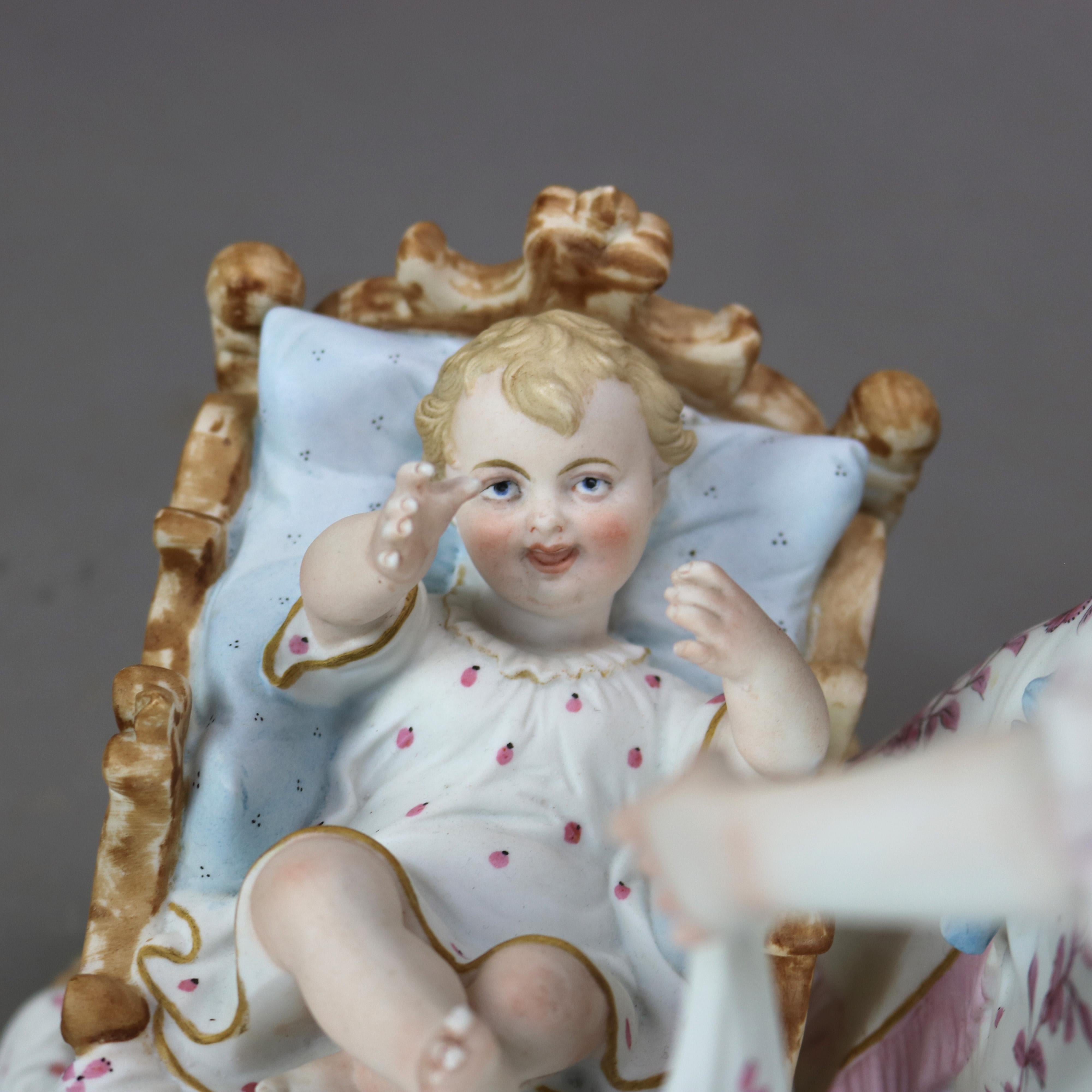 Peint à la main Figure de mère et d'enfant de l'école de Meissen, peinte à la main en porcelaine biscuit, vers 1920 en vente