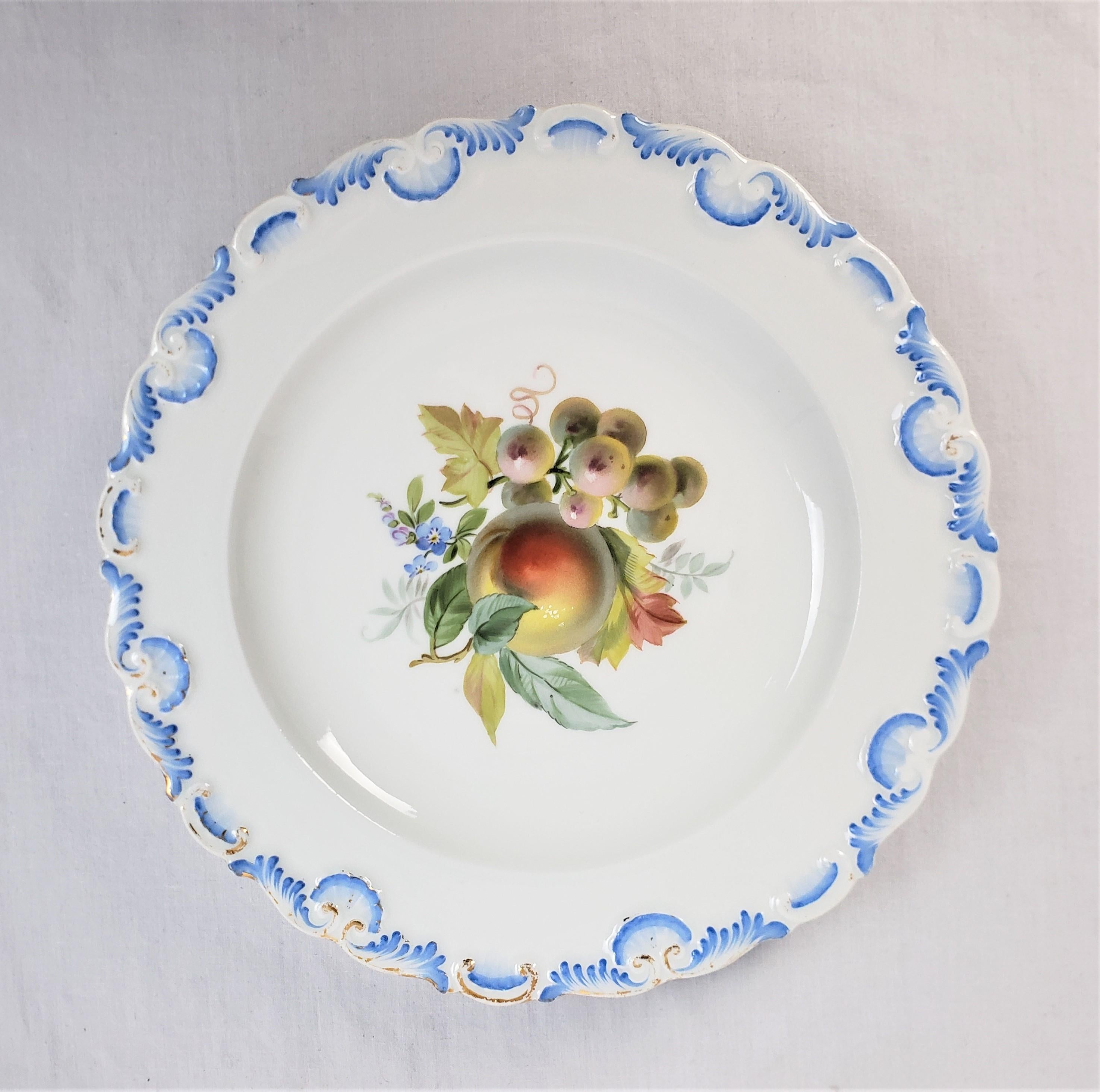 Antique Meissen Set of 13 Hand-Painted Desert Plates with Fruit Decoration In Good Condition For Sale In Hamilton, Ontario