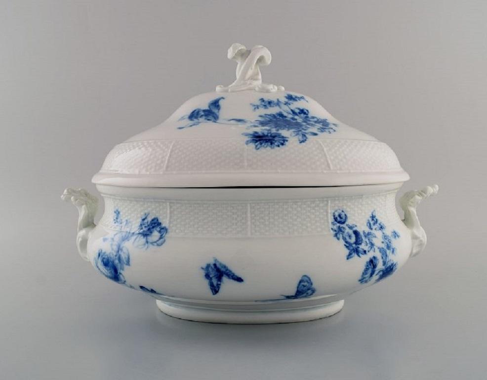 Antique Meissen Soup Tureen with Handles in Hand-Painted Porcelain 1
