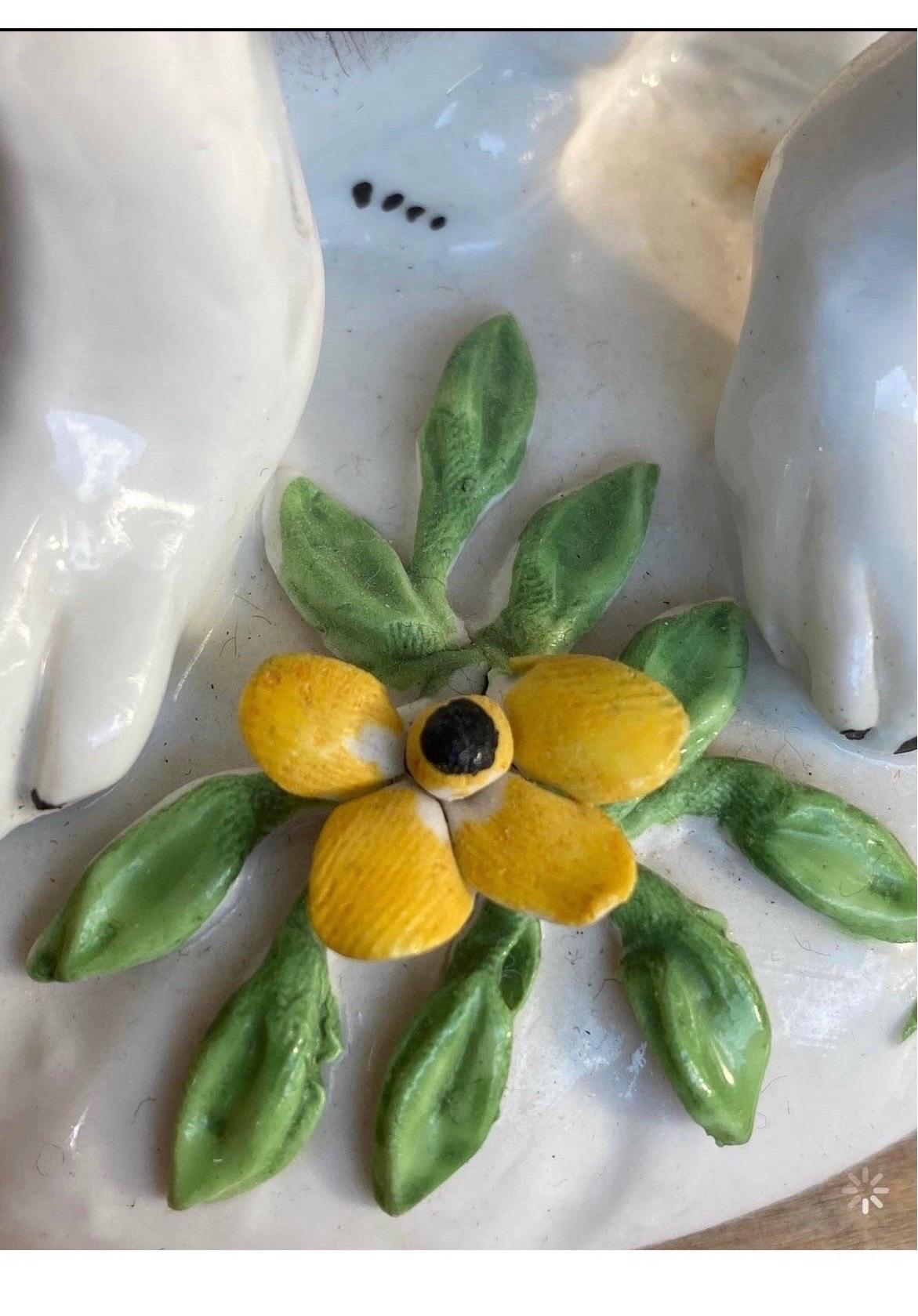 Figure di bulldog in porcellana francese in stile Meissen, una coppia in vendita 3